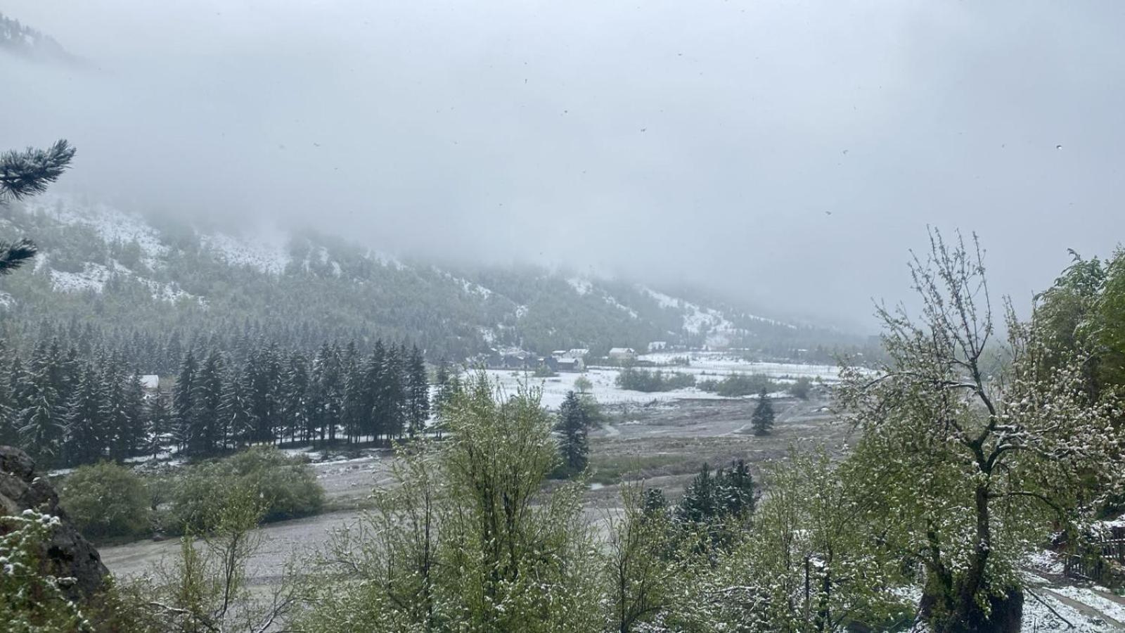 Guesthouse Mountain วัลโบเนอ ภายนอก รูปภาพ